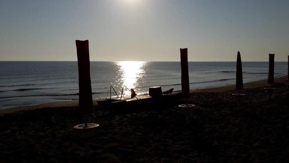 Baywatch Bed and Breakfast Margherita Di Savoia Esterno foto